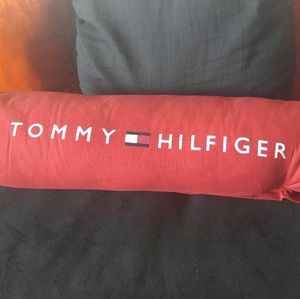 🌋🔥😵Tommy Hilfiger throw pillow🔥😵